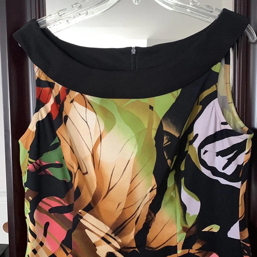 Flattering Dress Size 12 - Picture 2 of 4